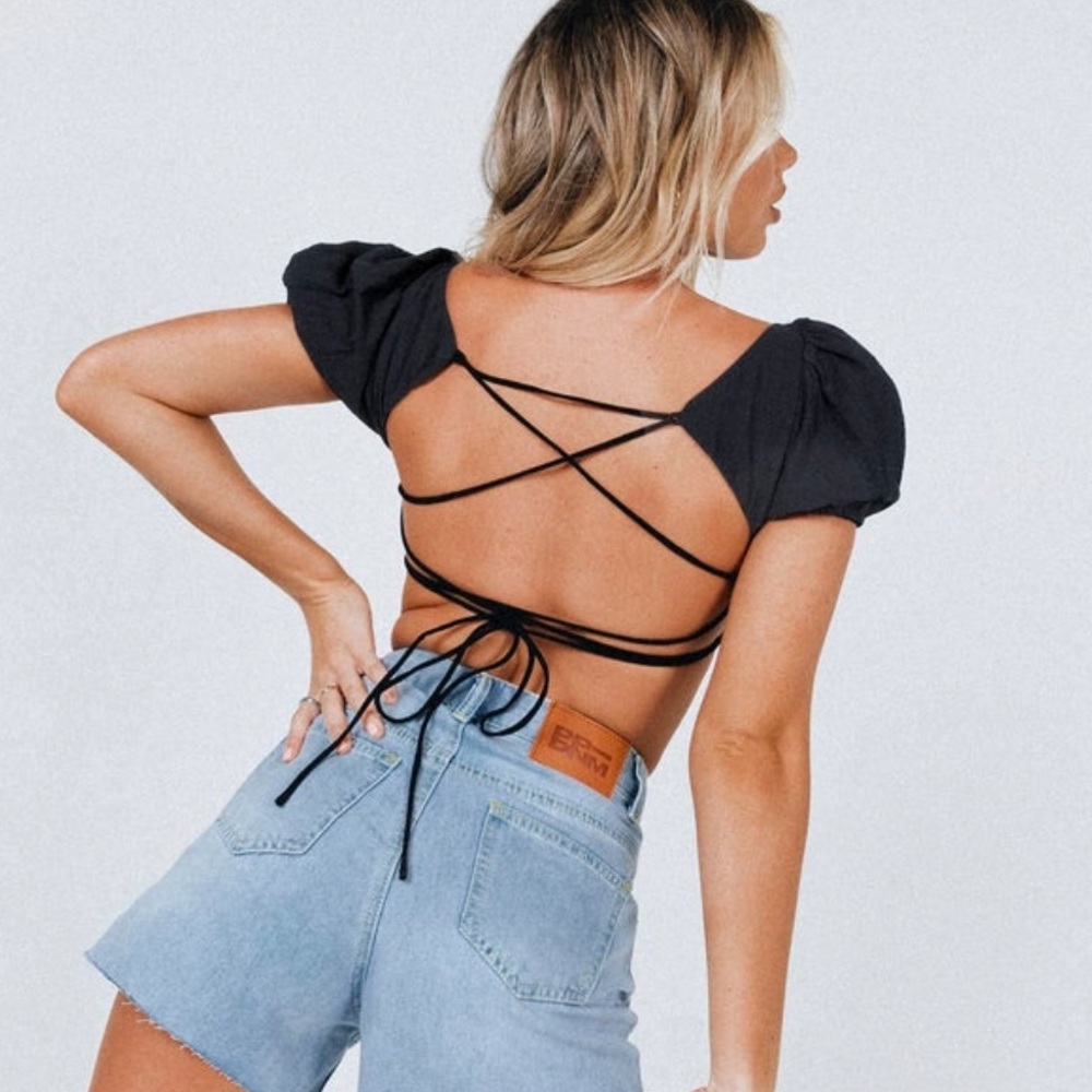 Black Lace-Up Crop Top‎ - Picture 5 of 5